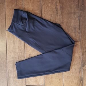 Women's Under Armour HeatGear leggings size medium